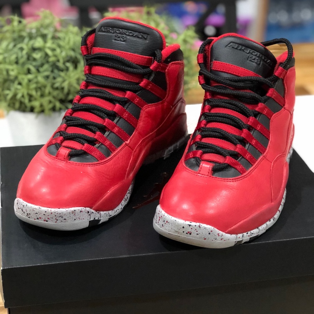 Air Jordan 10 retro ”Bulls over Broadway”
